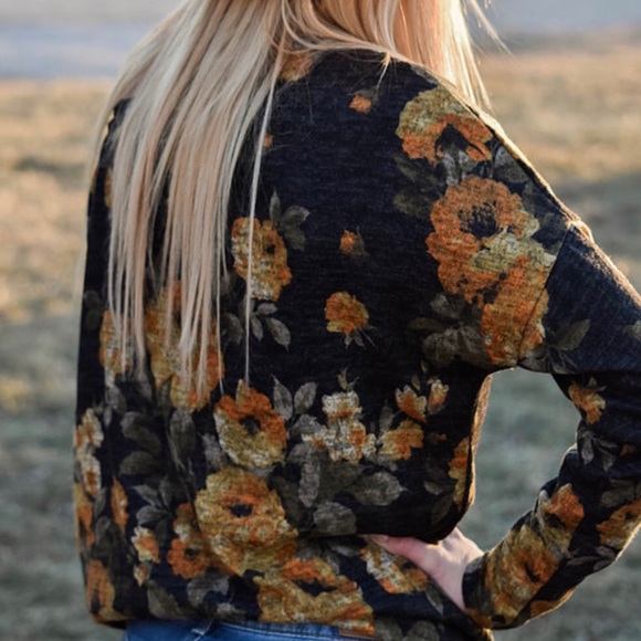 Off-Shoulder Sweater - Picture 3 of 3